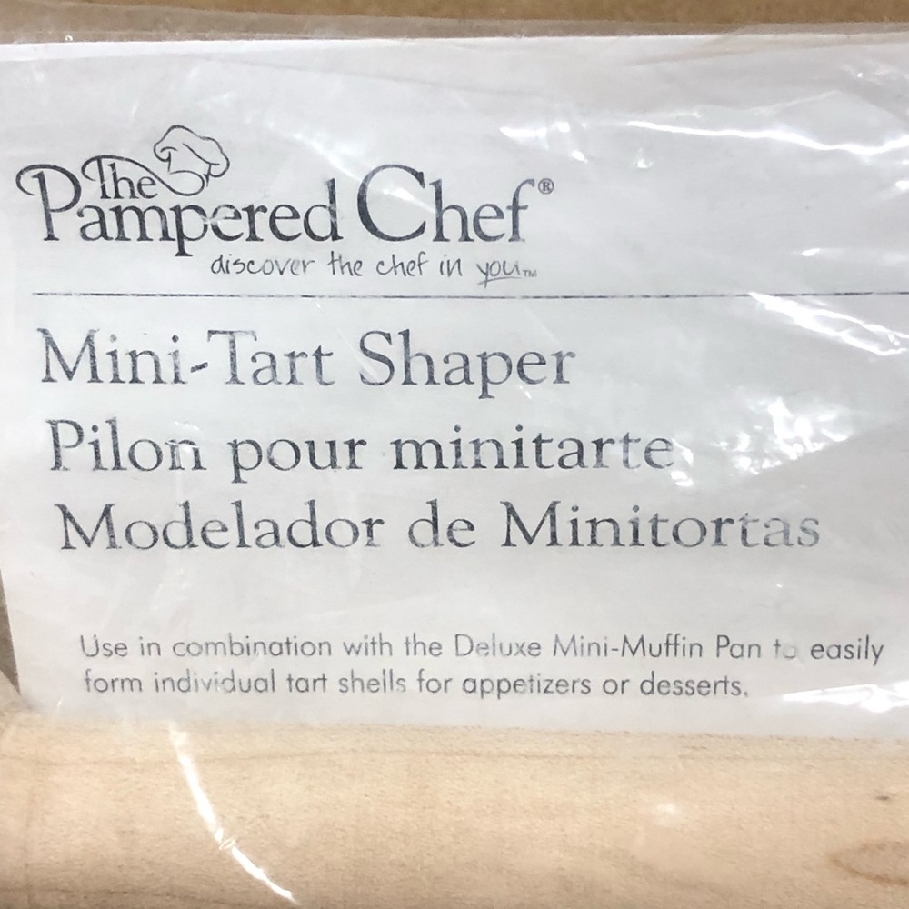 NIB The Pampered Chef Mini Tart Shaper